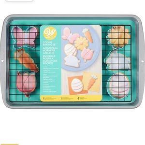 🆕 Wilton Easter Spring Cookie Baking Set